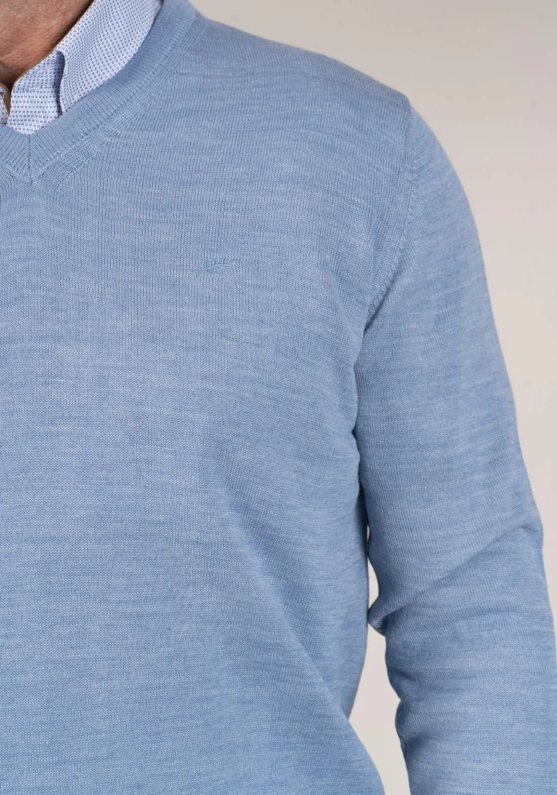 50/50 Fine Merino Wool & Acrylic V-Neck Knit - Baby Blue