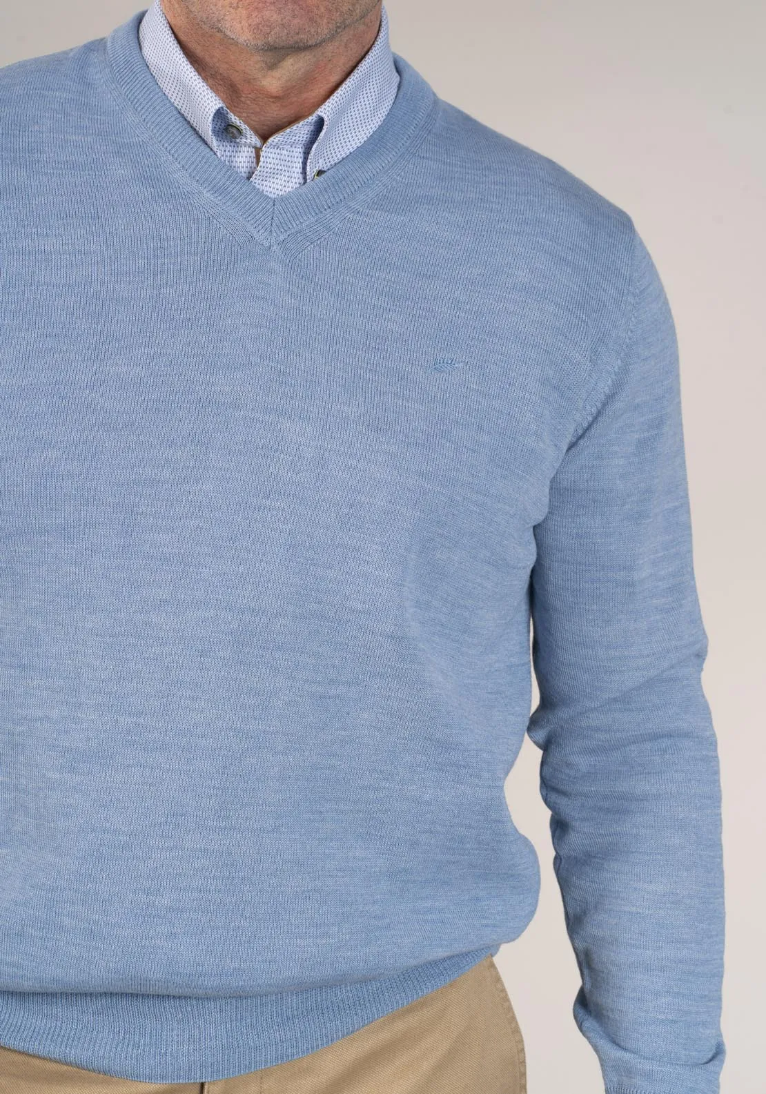50/50 Fine Merino Wool & Acrylic V-Neck Knit - Baby Blue