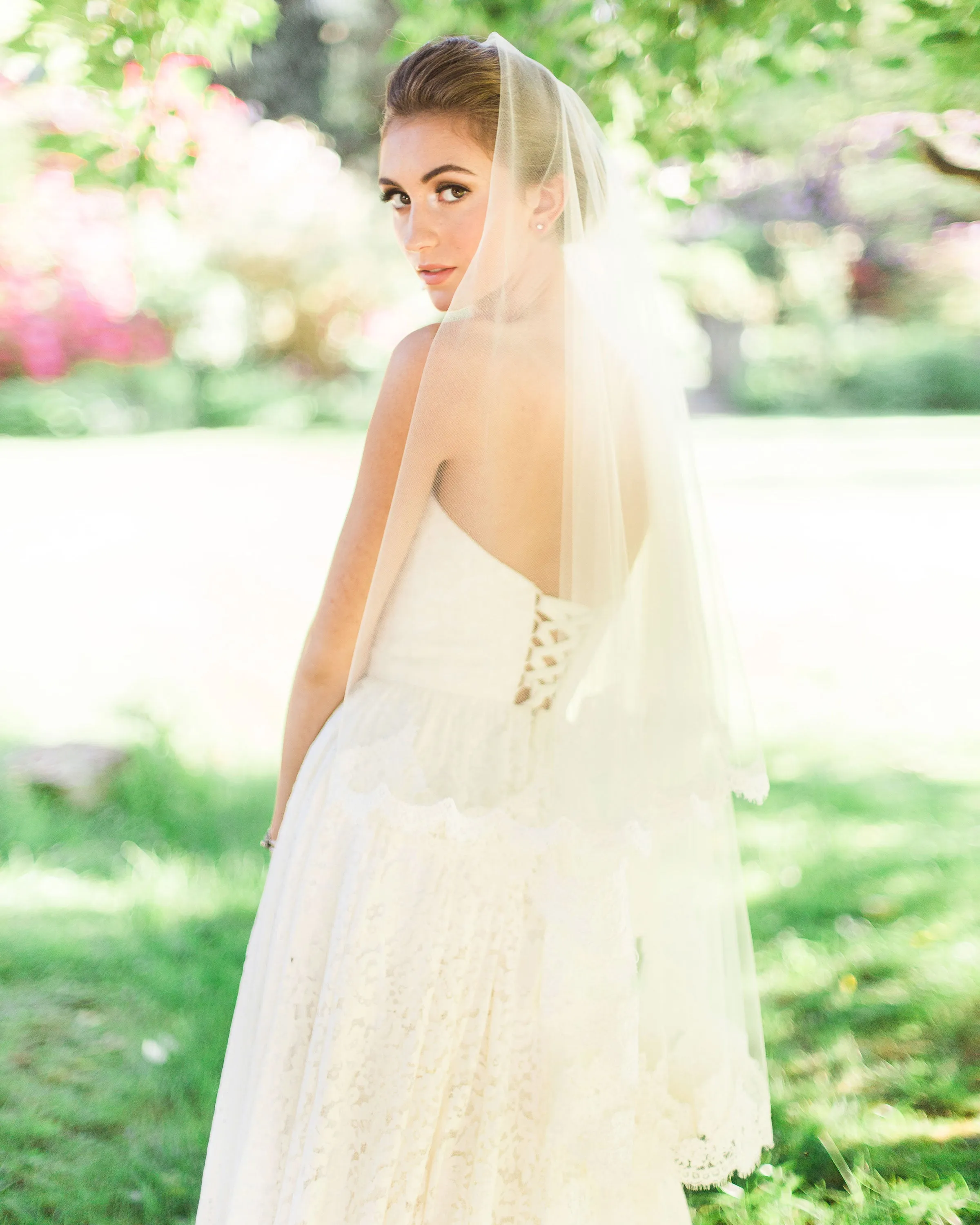 Amara Fingertip Lace Veil