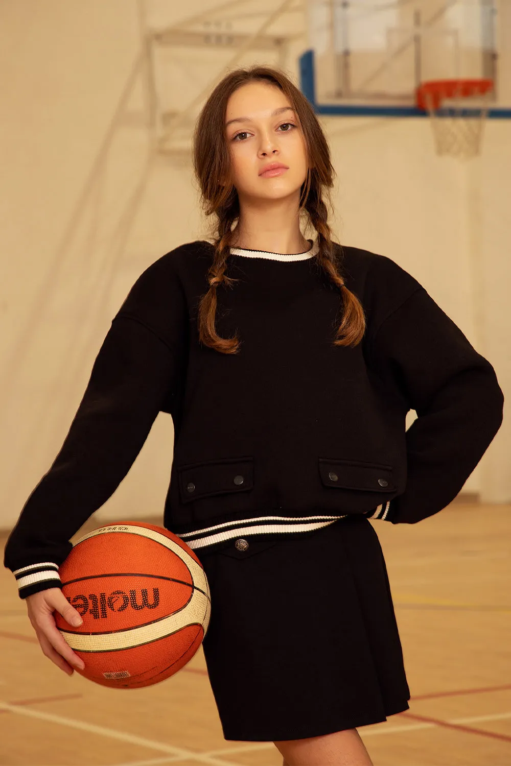 Black sweatshirt