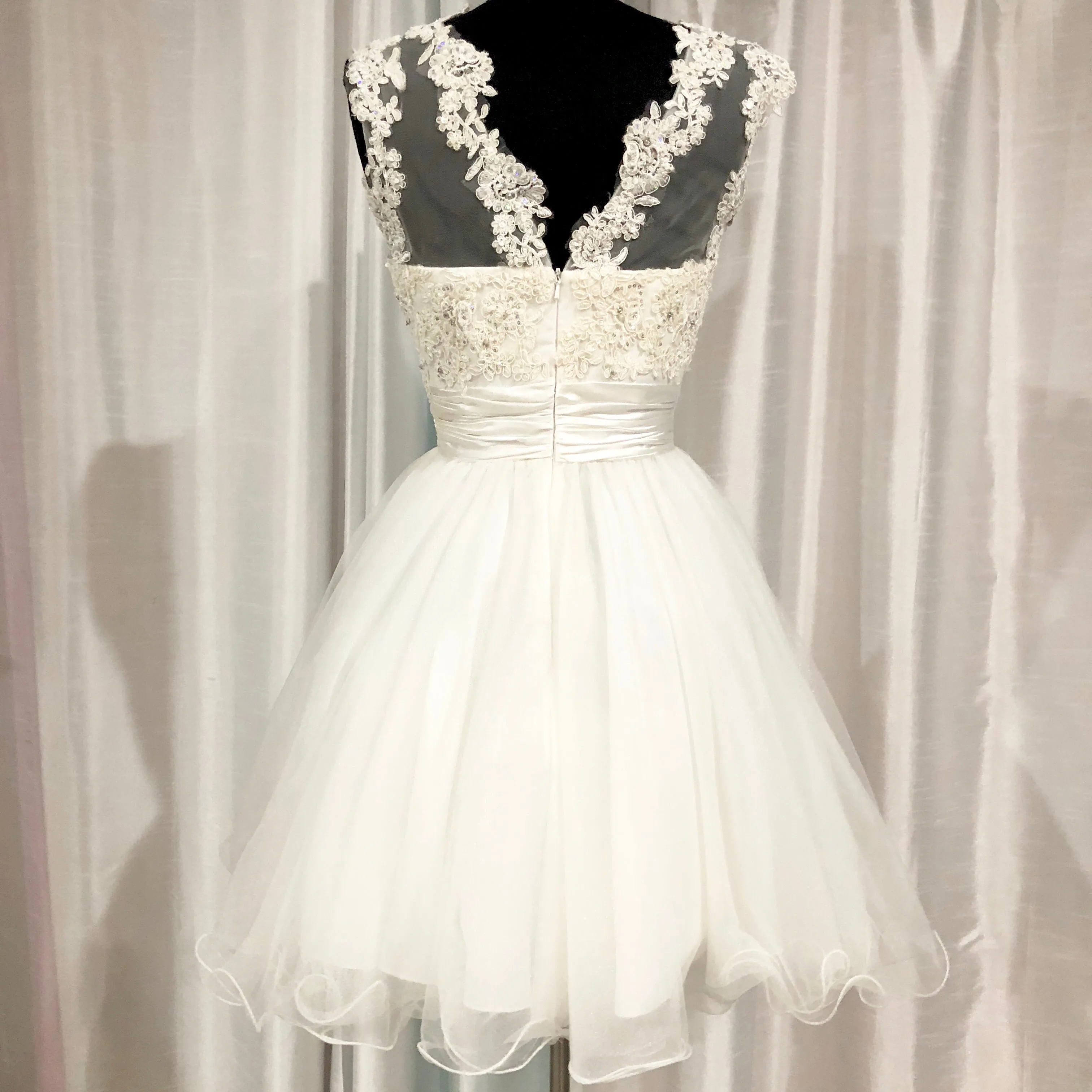 BOUTIQUE Short White Gown Size S