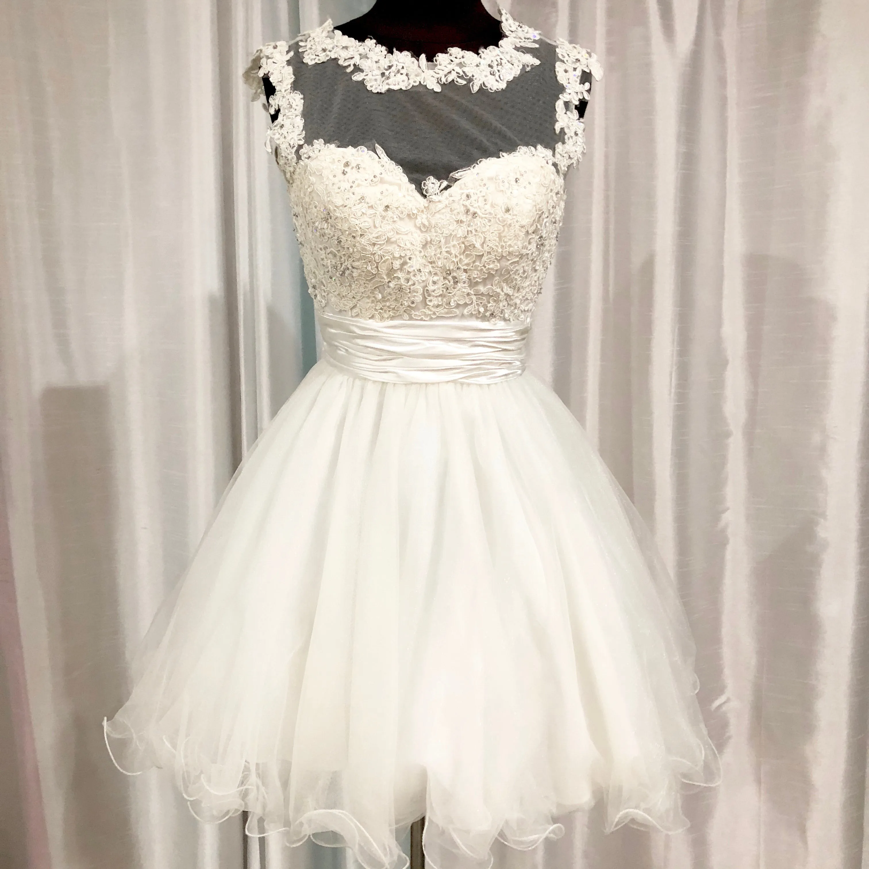 BOUTIQUE Short White Gown Size S