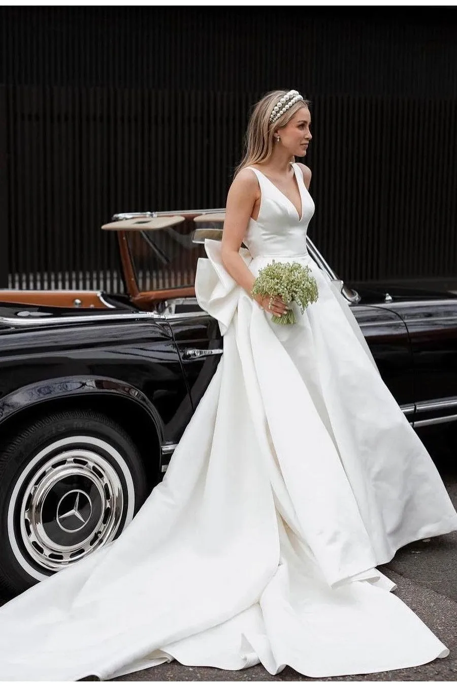 Classic A-line Wedding Dress with Detachable Bow