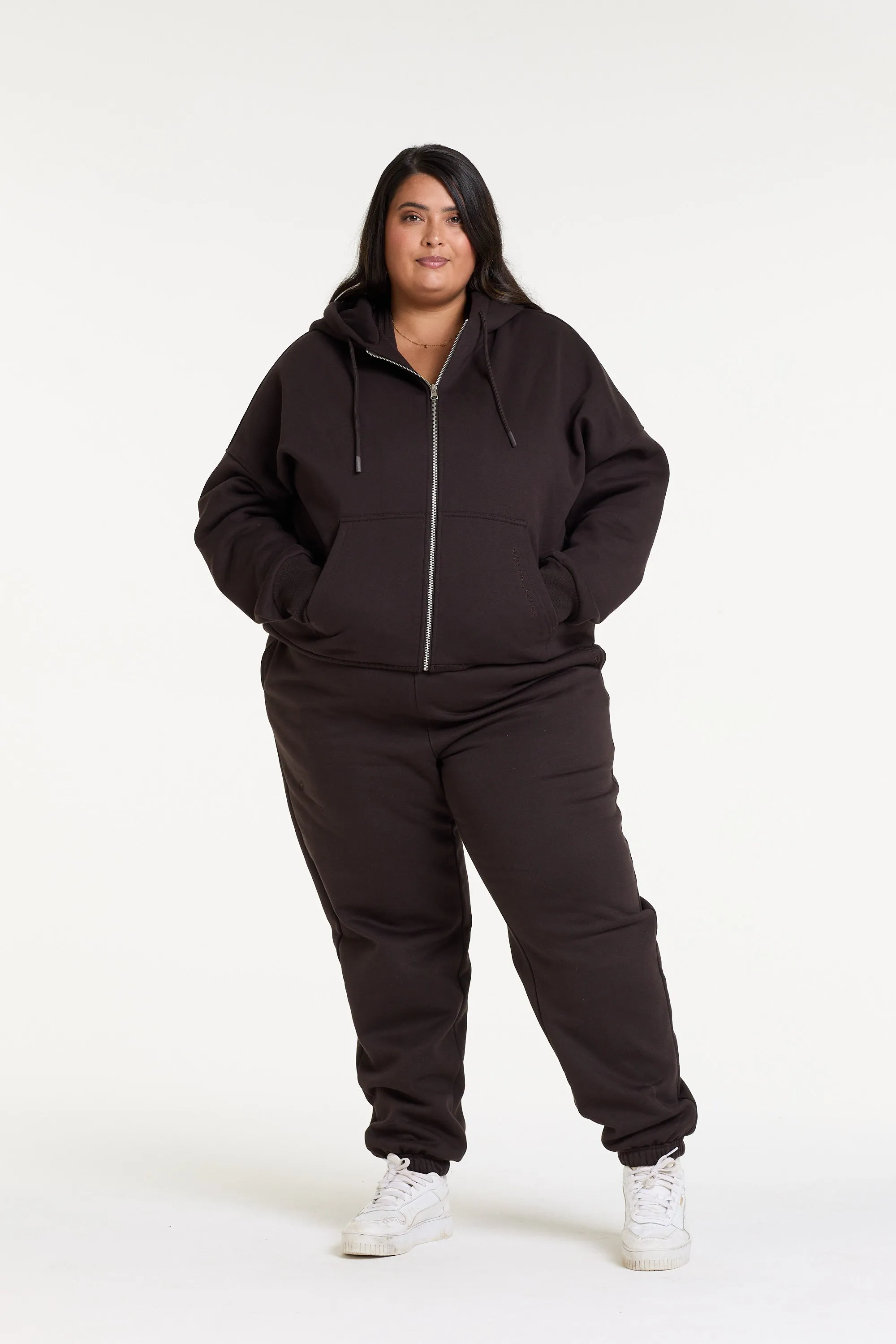 ESSENTIAL TRACKPANT COCOA