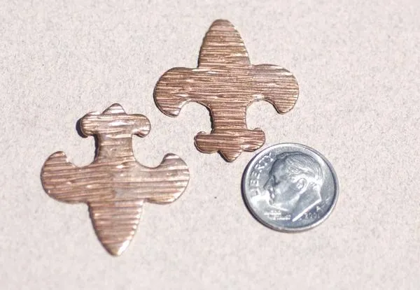 Fleur De Lis Charm 30mm x 27mm in Textured Patterns