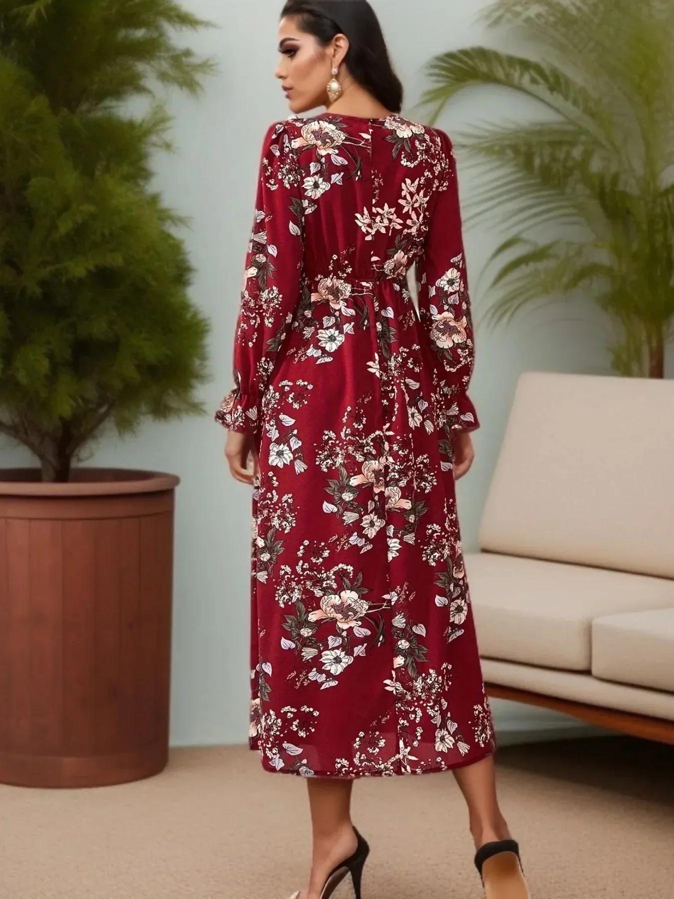 Larisa® | Classic and fashionable   dress