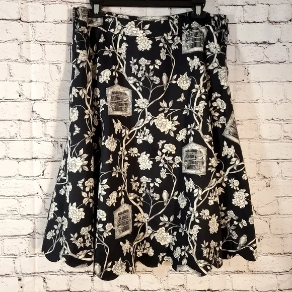 NWT Talbots Black &amp; White Bird Cage Floral Skirt Scallop Hem Size 14 Lined