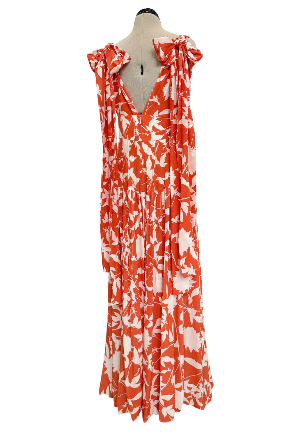 Prettiest Spring 2020 Oscar de la Renta by Laura Kim & Fernando Garcia Silk Print Halter Dress