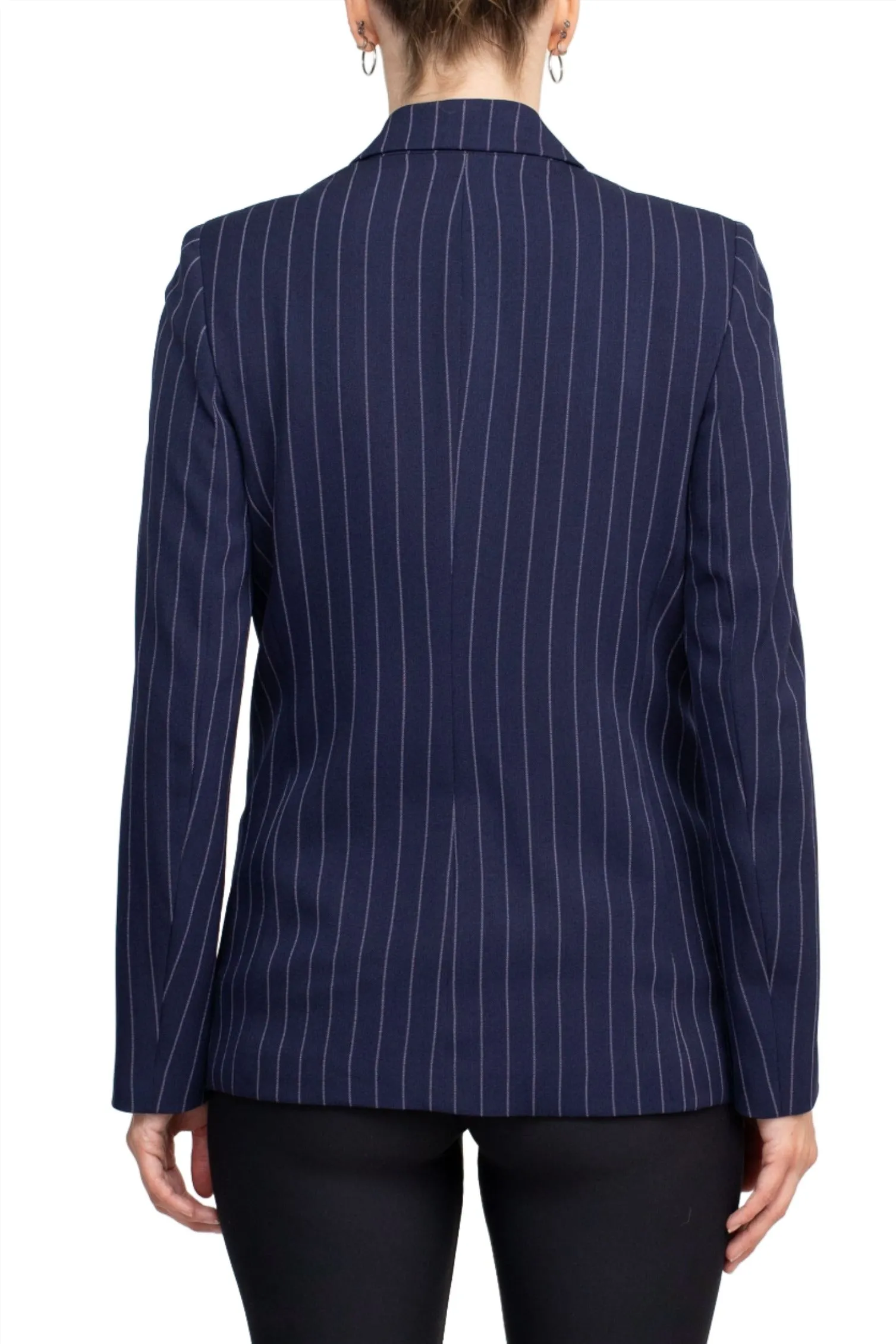 Tahari ASL Notched Collar Two Button Long Sleeve Crepe Blazer