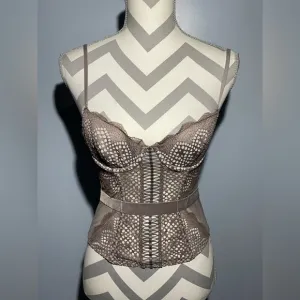 Victoria's Secret Brown Lace Bra with Structured Design